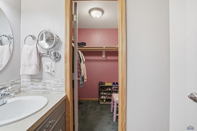 7230 CASTLEWOOD DR, Summerset, SD 57719