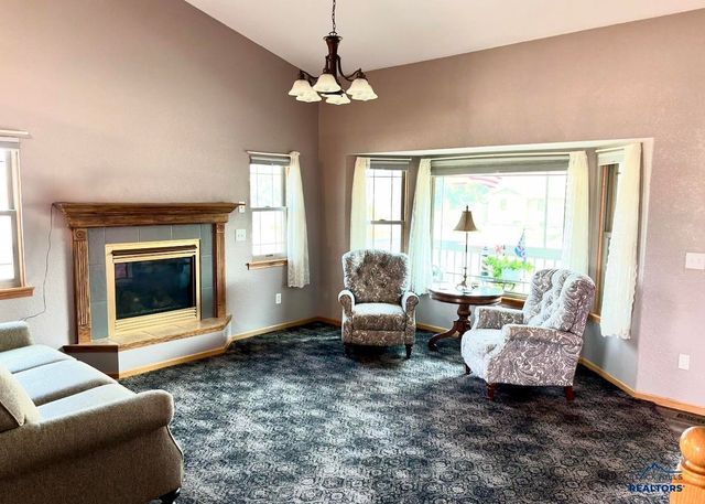7230 CASTLEWOOD DR, Summerset, SD 57719