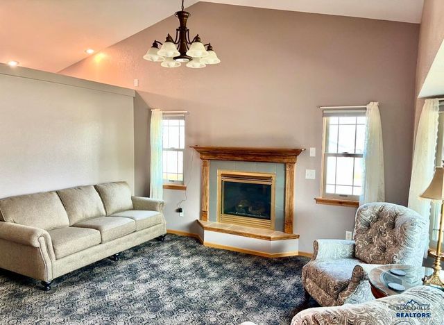 7230 CASTLEWOOD DR, Summerset, SD 57719