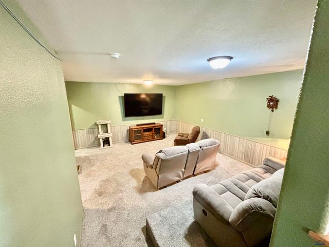 7230 CASTLEWOOD DR, Summerset, SD 57719