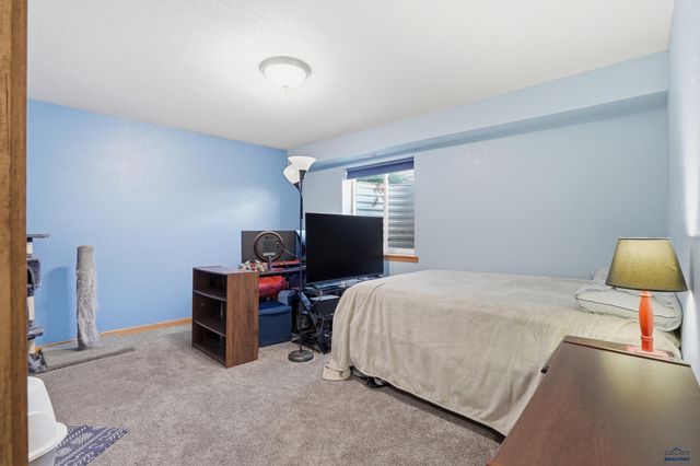 7230 CASTLEWOOD DR, Summerset, SD 57719