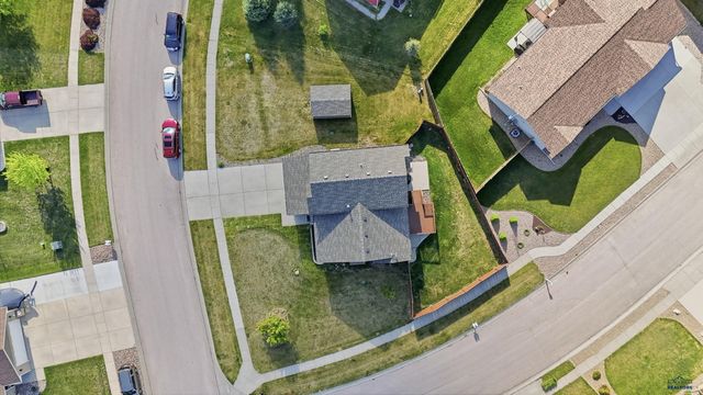 7230 CASTLEWOOD DR, Summerset, SD 57719