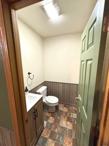7230 CASTLEWOOD DR, Summerset, SD 57719