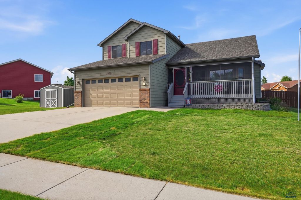 7230 CASTLEWOOD DR, Summerset, SD 57719