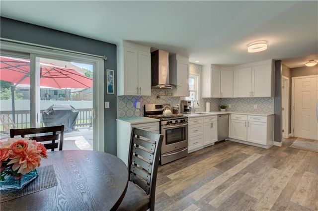 16 Arlington Ave, Warren, RI 02885