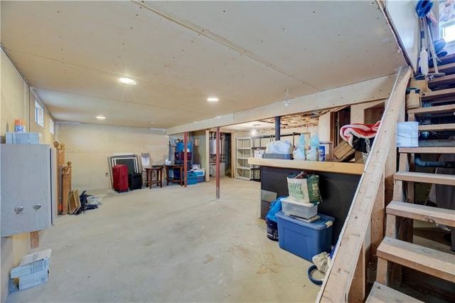16 Arlington Ave, Warren, RI 02885