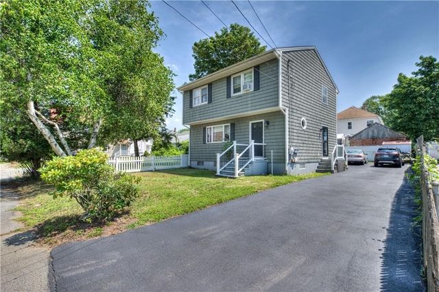 16 Arlington Ave, Warren, RI 02885