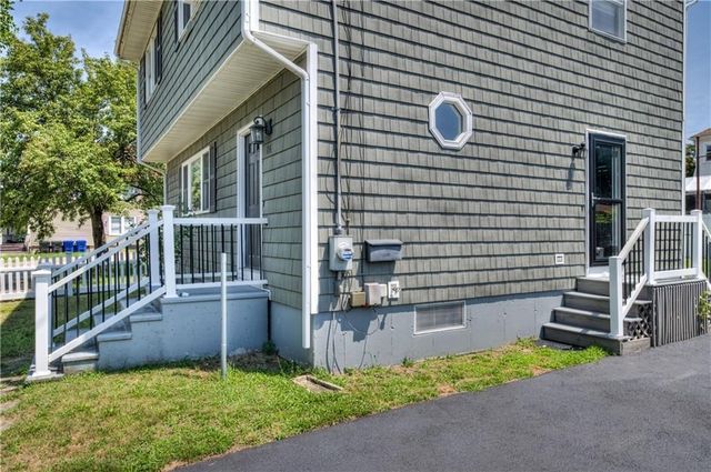 16 Arlington Ave, Warren, RI 02885