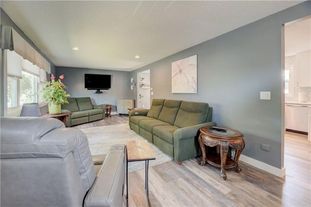 16 Arlington Ave, Warren, RI 02885