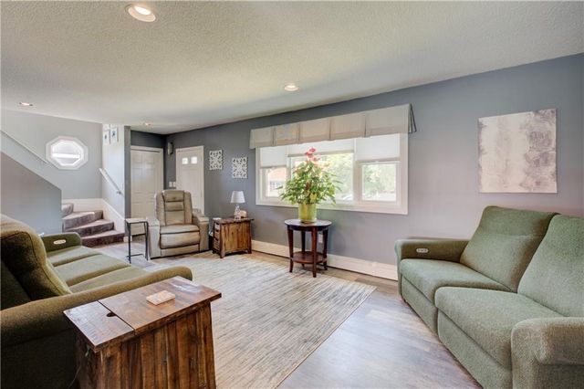 16 Arlington Ave, Warren, RI 02885