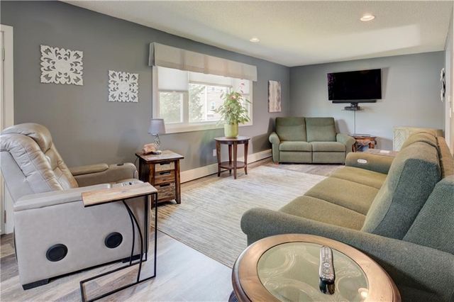 16 Arlington Ave, Warren, RI 02885