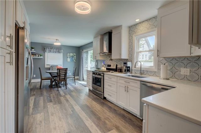 16 Arlington Ave, Warren, RI 02885