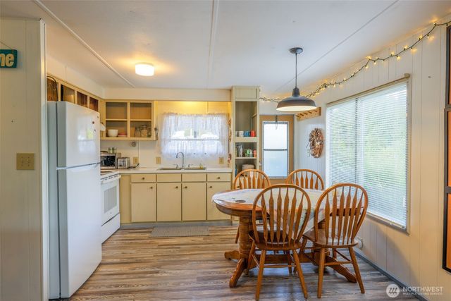 2446 S Pleasant Drive, Westport, WA 98595