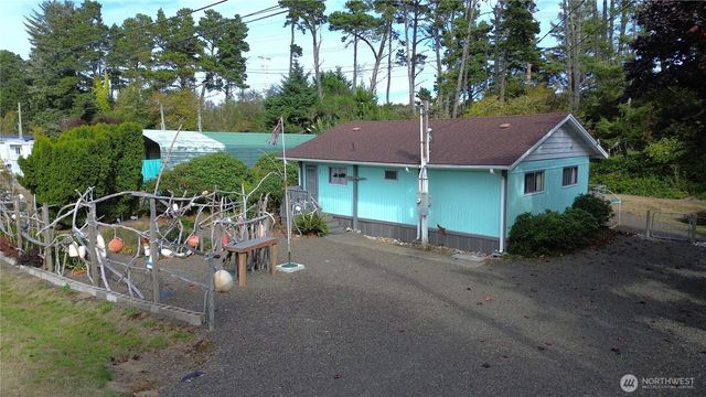 2446 S Pleasant Drive, Westport, WA 98595