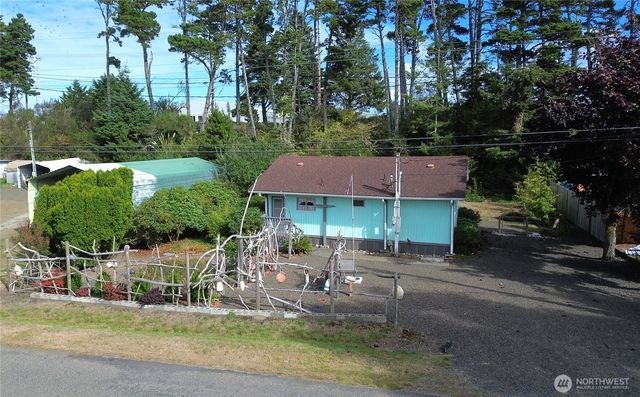 2446 S Pleasant Drive, Westport, WA 98595