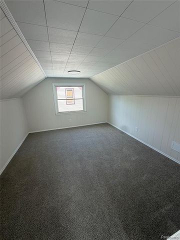 2079 Mclain Avenue, Lincoln Park, MI 48146