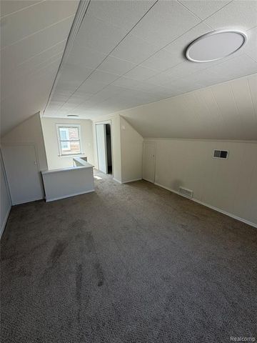 2079 Mclain Avenue, Lincoln Park, MI 48146