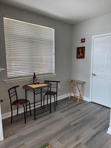 1273 Graves Harbor Trl Apt 318, Huddleston, VA 24104