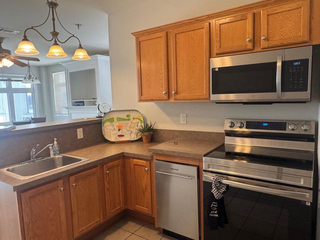 1273 Graves Harbor Trl Apt 318, Huddleston, VA 24104