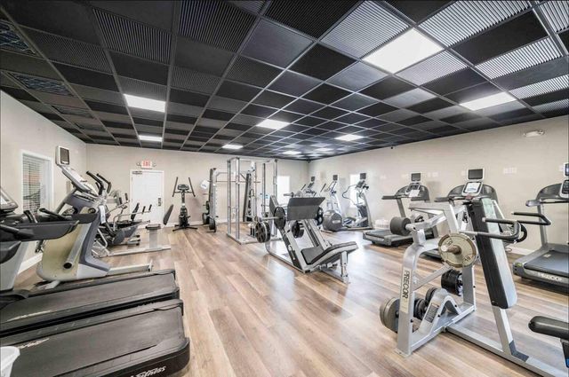 1273 Graves Harbor Trl Apt 318, Huddleston, VA 24104