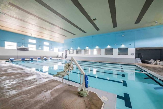 1273 Graves Harbor Trl Apt 318, Huddleston, VA 24104