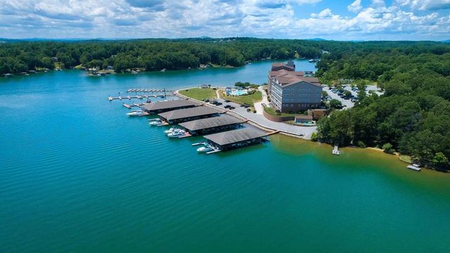 1273 Graves Harbor Trl Apt 318, Huddleston, VA 24104