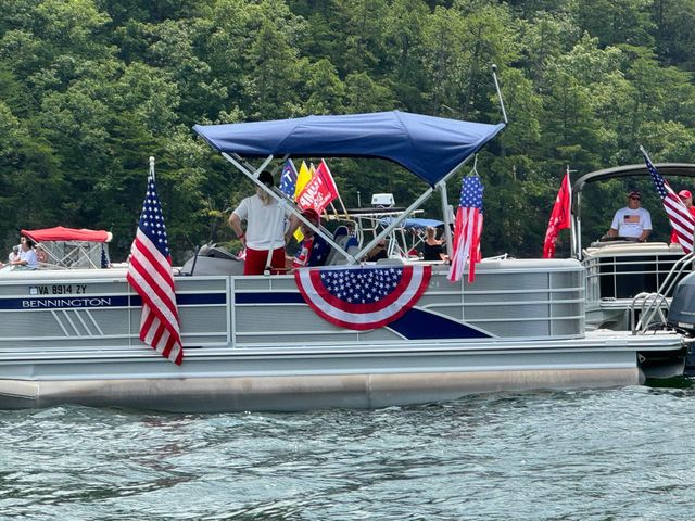 1273 Graves Harbor Trl Apt 318, Huddleston, VA 24104