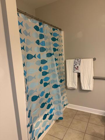 1273 Graves Harbor Trl Apt 318, Huddleston, VA 24104