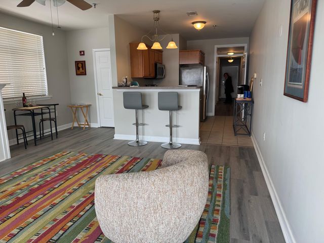 1273 Graves Harbor Trl Apt 318, Huddleston, VA 24104