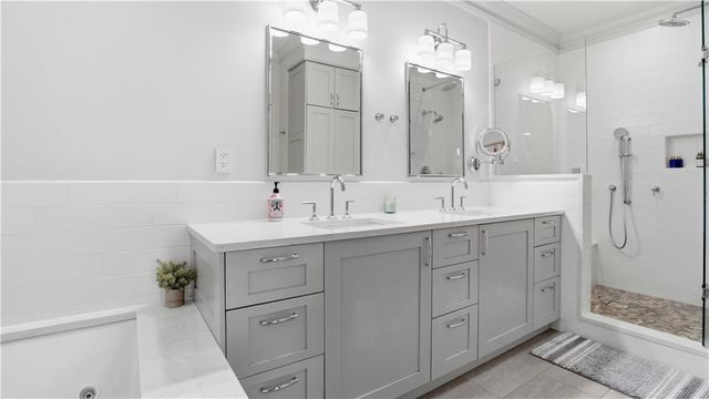 77 Peachtree Place NE 605, Atlanta, GA 30309