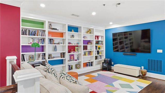 77 Peachtree Place NE 605, Atlanta, GA 30309