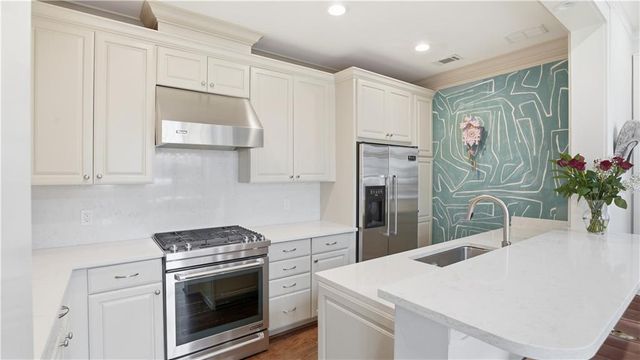 77 Peachtree Place NE 605, Atlanta, GA 30309
