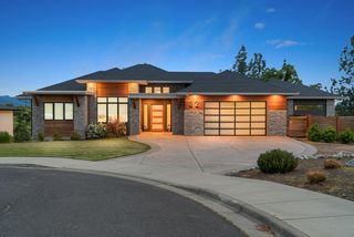 32 Pebble Creek Drive, Eagle Point, OR 97524