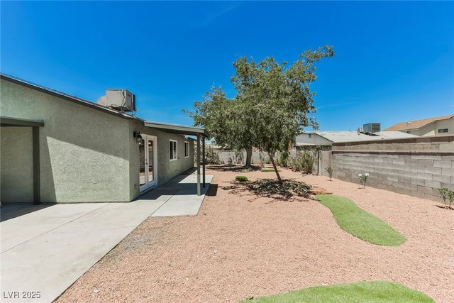 3542 Bronco Road, Las Vegas, NV 89103