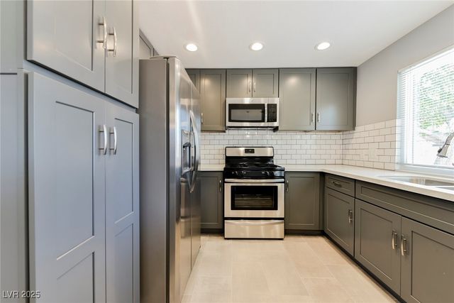 3542 Bronco Road, Las Vegas, NV 89103