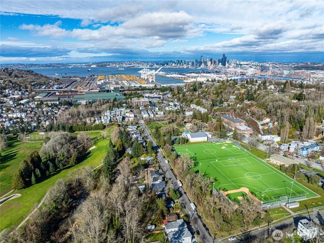 4549 26th Avenue SW, Seattle, WA 98106