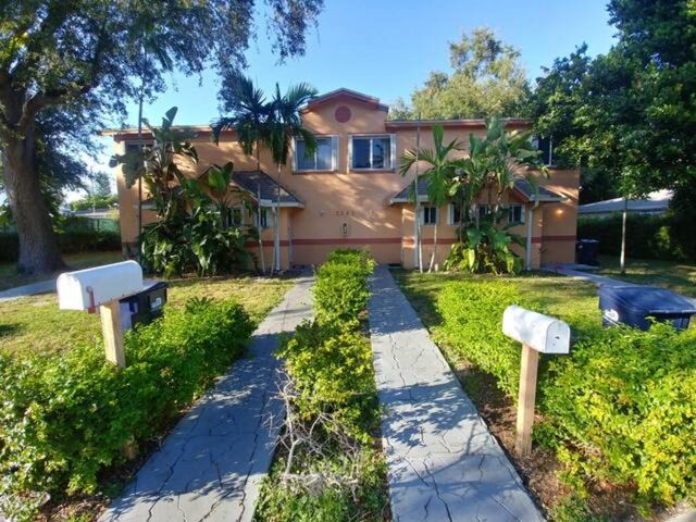 2261 NE 171ST Street 4, North Miami Beach, FL 33160