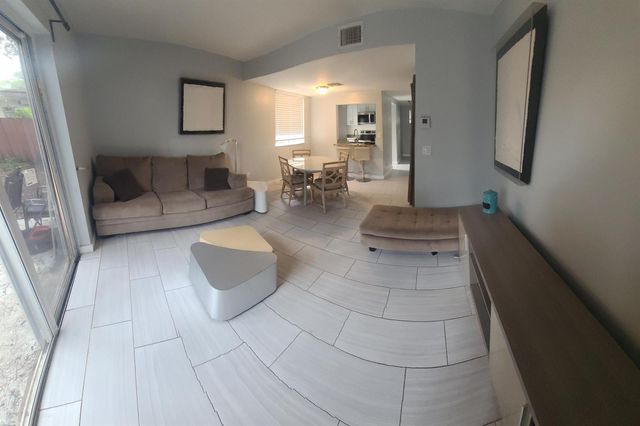 2261 NE 171ST Street 4, North Miami Beach, FL 33160