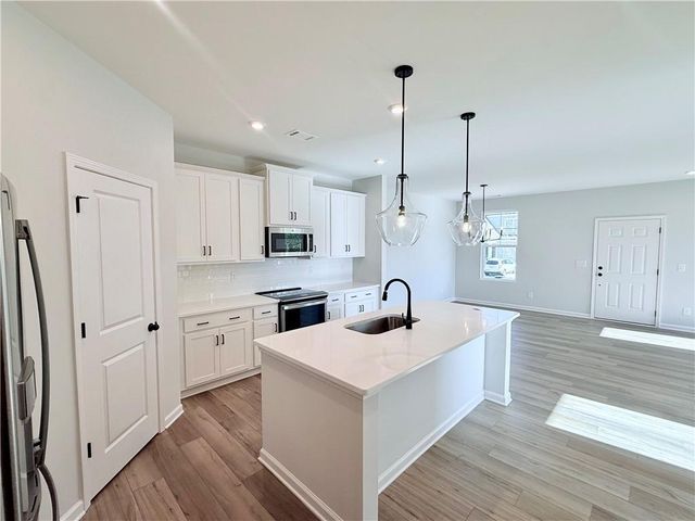 560 Aberdeen Meadow Lane, Acworth, GA 30102