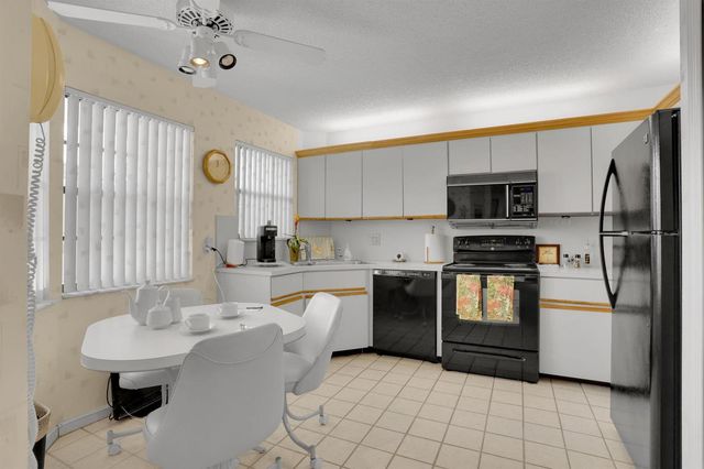 5881 Parkwalk Drive, Boynton Beach, FL 33472