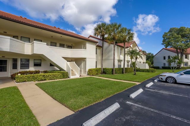 5881 Parkwalk Drive, Boynton Beach, FL 33472