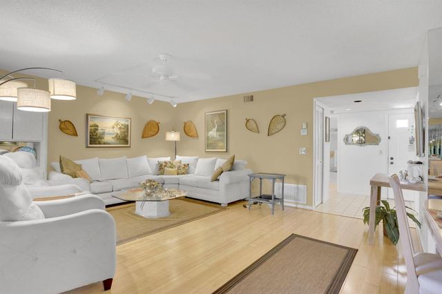 5881 Parkwalk Drive, Boynton Beach, FL 33472