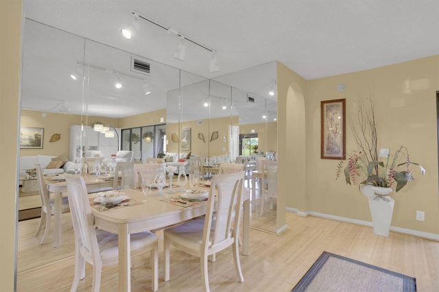 5881 Parkwalk Drive, Boynton Beach, FL 33472