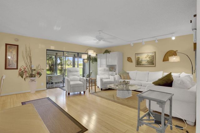 5881 Parkwalk Drive, Boynton Beach, FL 33472