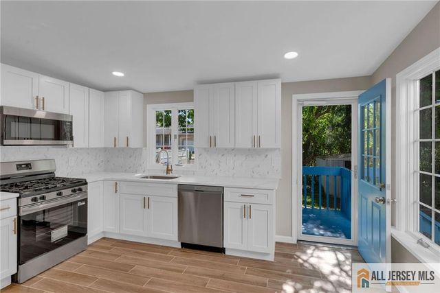 10 Harrison Street, Sayreville, NJ 08872