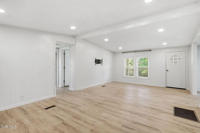 107 Hughes Lane, Johnson City, TN 37601