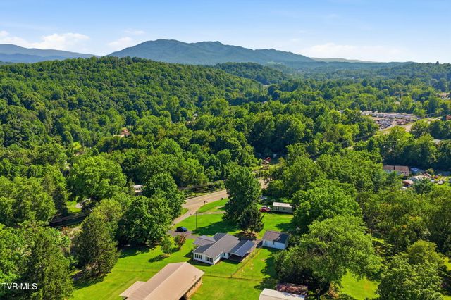 107 Hughes Lane, Johnson City, TN 37601