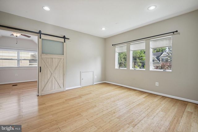 5817 GREENTREE RD, Bethesda, MD 20817