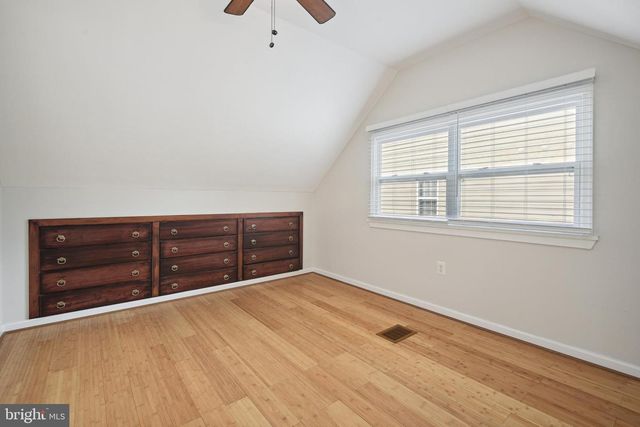 5817 GREENTREE RD, Bethesda, MD 20817