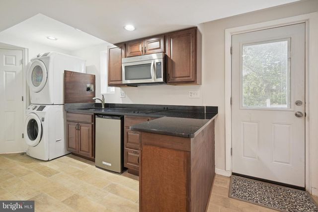 5817 GREENTREE RD, Bethesda, MD 20817